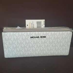3/4 zip wallet